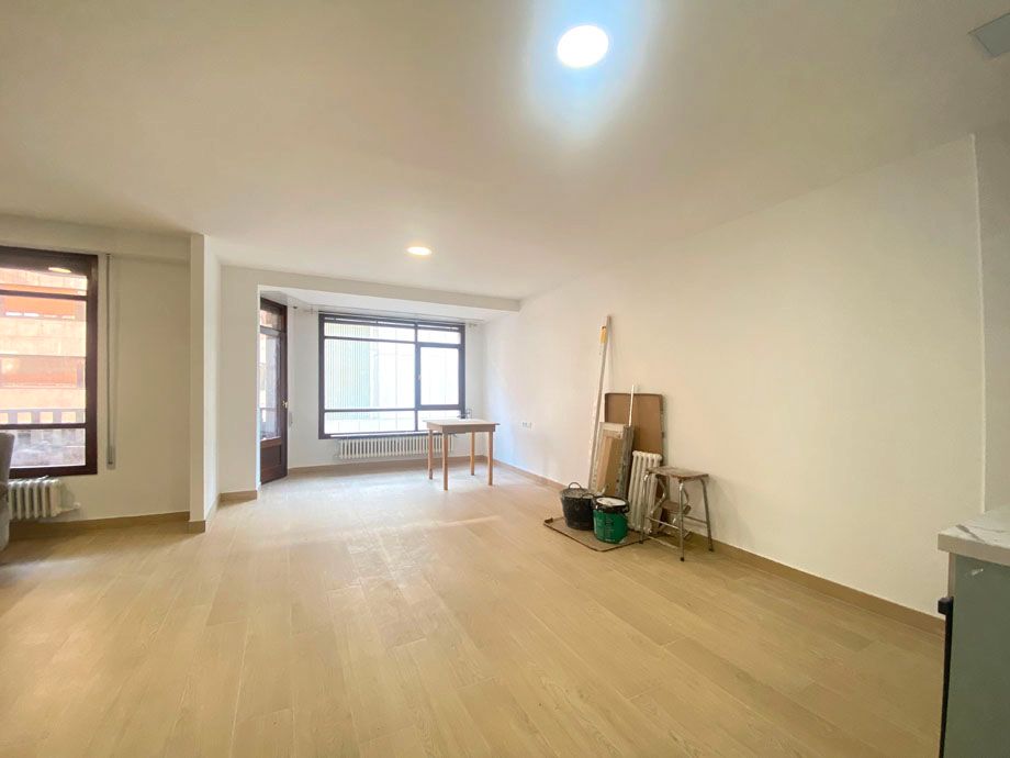 Sala de estar de Piso en venta en Vitoria - Gasteiz con Calefacción, Terraza y Trastero