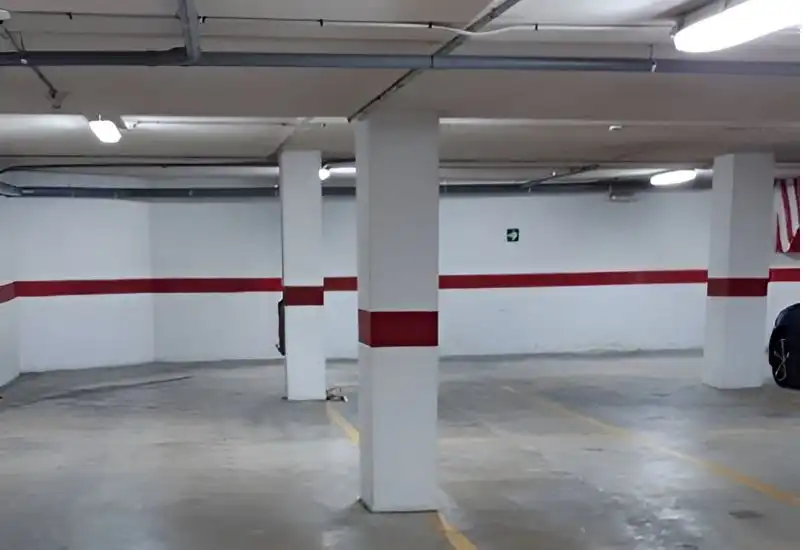 Einzelparkplatz zum Verkauf in Avinguda Reis Catòlics 24