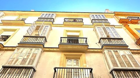 PISO NOBLE CERCA DE LA CATEDRAL PARA REFORMAR