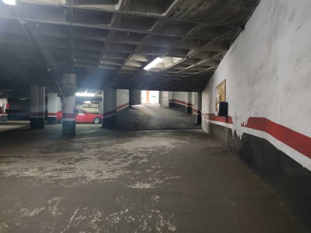 Garaje en Venta en Ensanche - Diputación