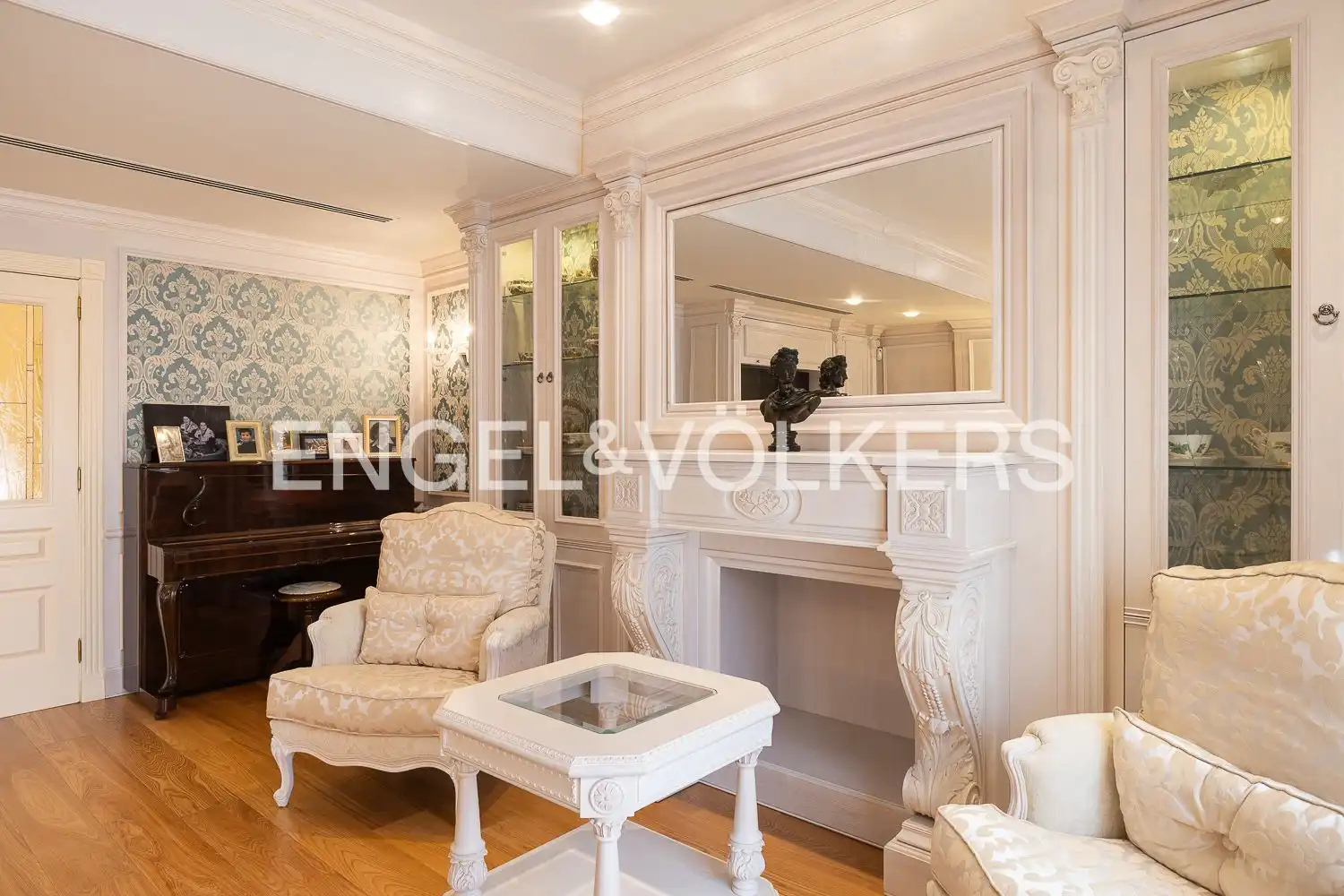 Living room of Houses for sale in Valencia  with Air Conditioner, Heating and Terrace