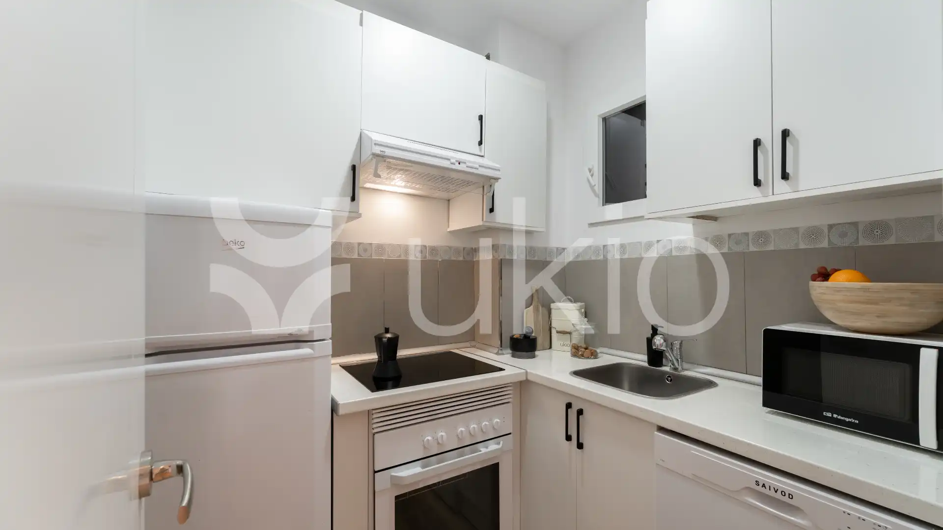 Cocina de Apartamento de alquiler en  Madrid Capital con Aire acondicionado, Calefacción y Amueblado