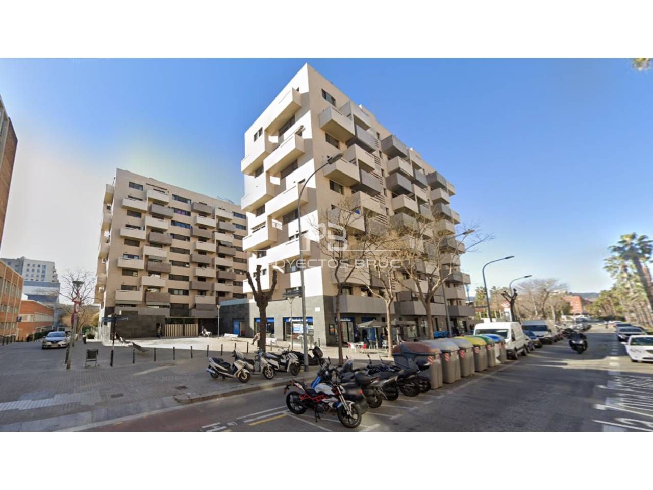 Vista exterior de Pis en venda en  Barcelona Capital amb Piscina comunitària