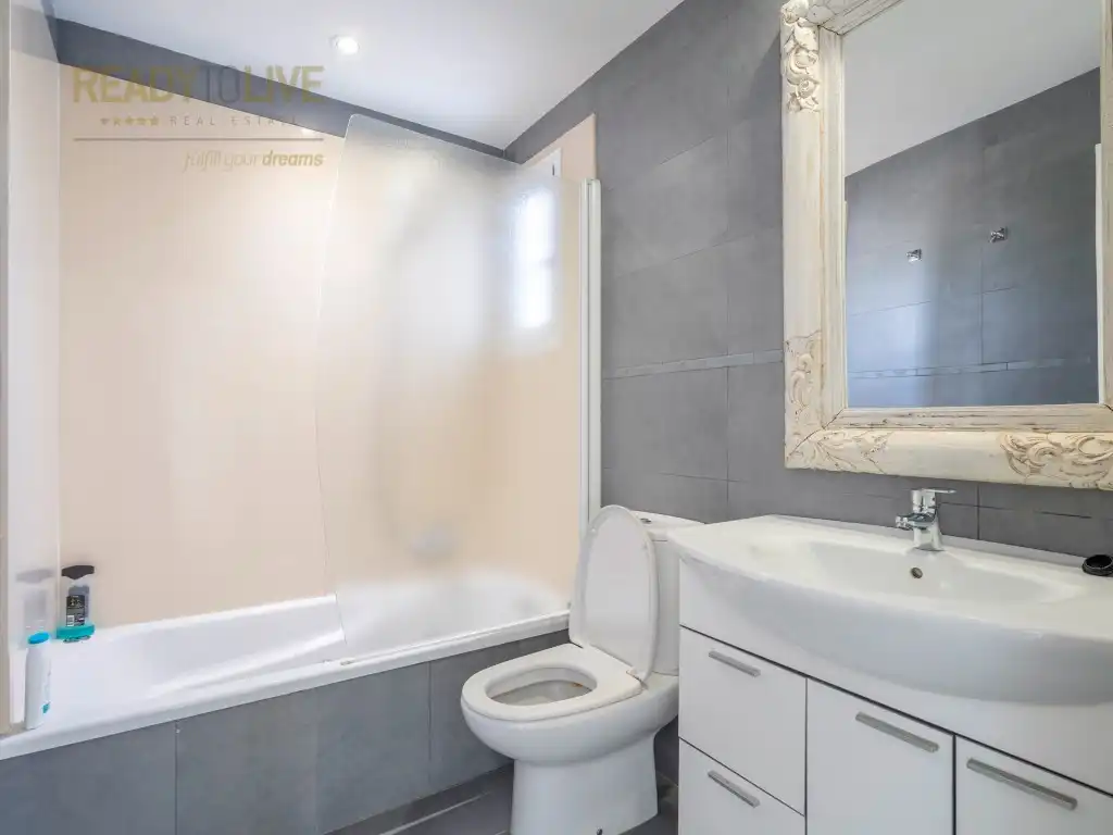 Badezimmer von Dachboden zum Verkauf in Pollença mit Klimaanlage, Terrasse und Waschmaschine