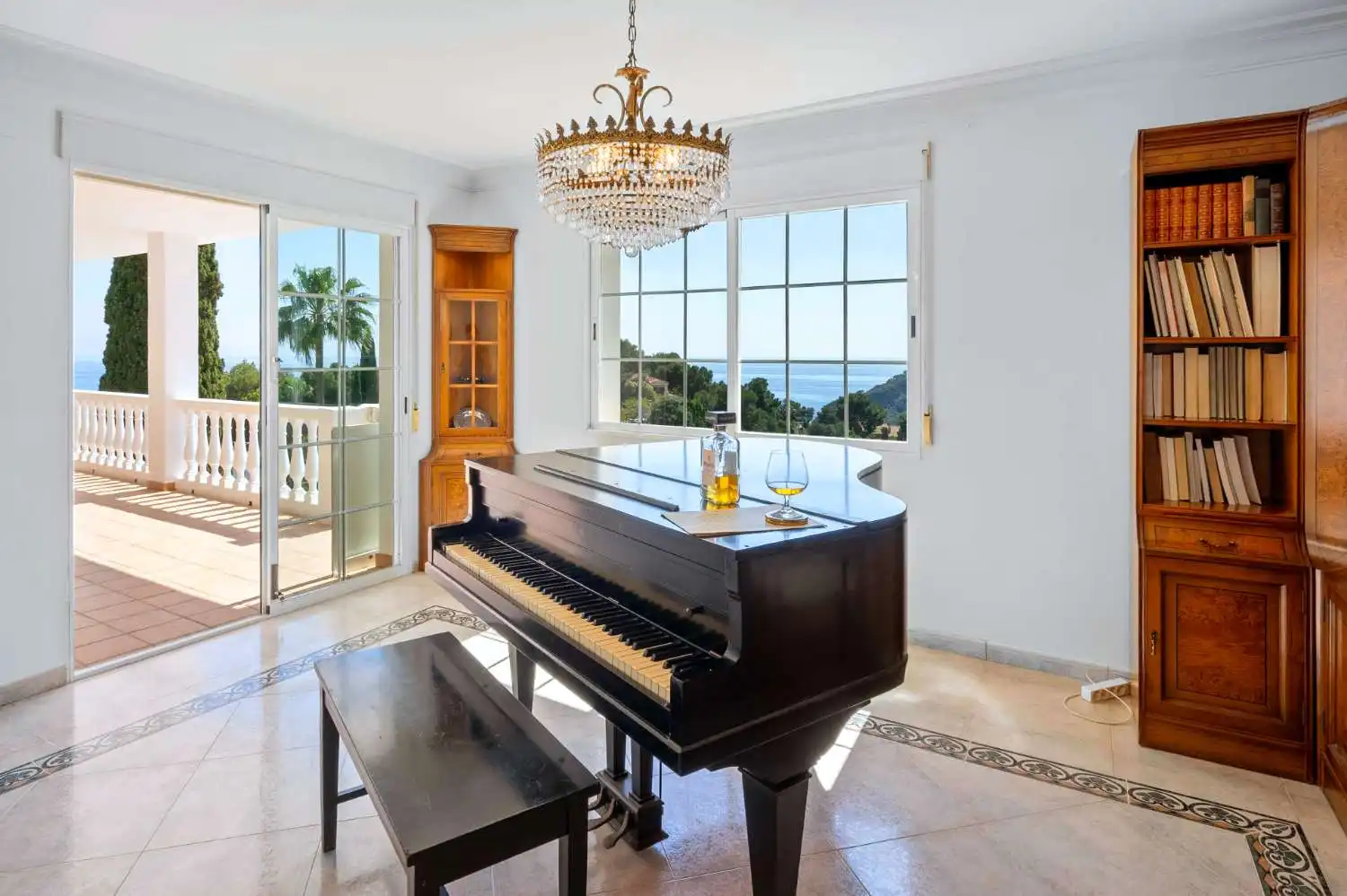 Sala de estar de Casa o chalet en venta en Almuñécar con Calefacción, Terraza y Trastero