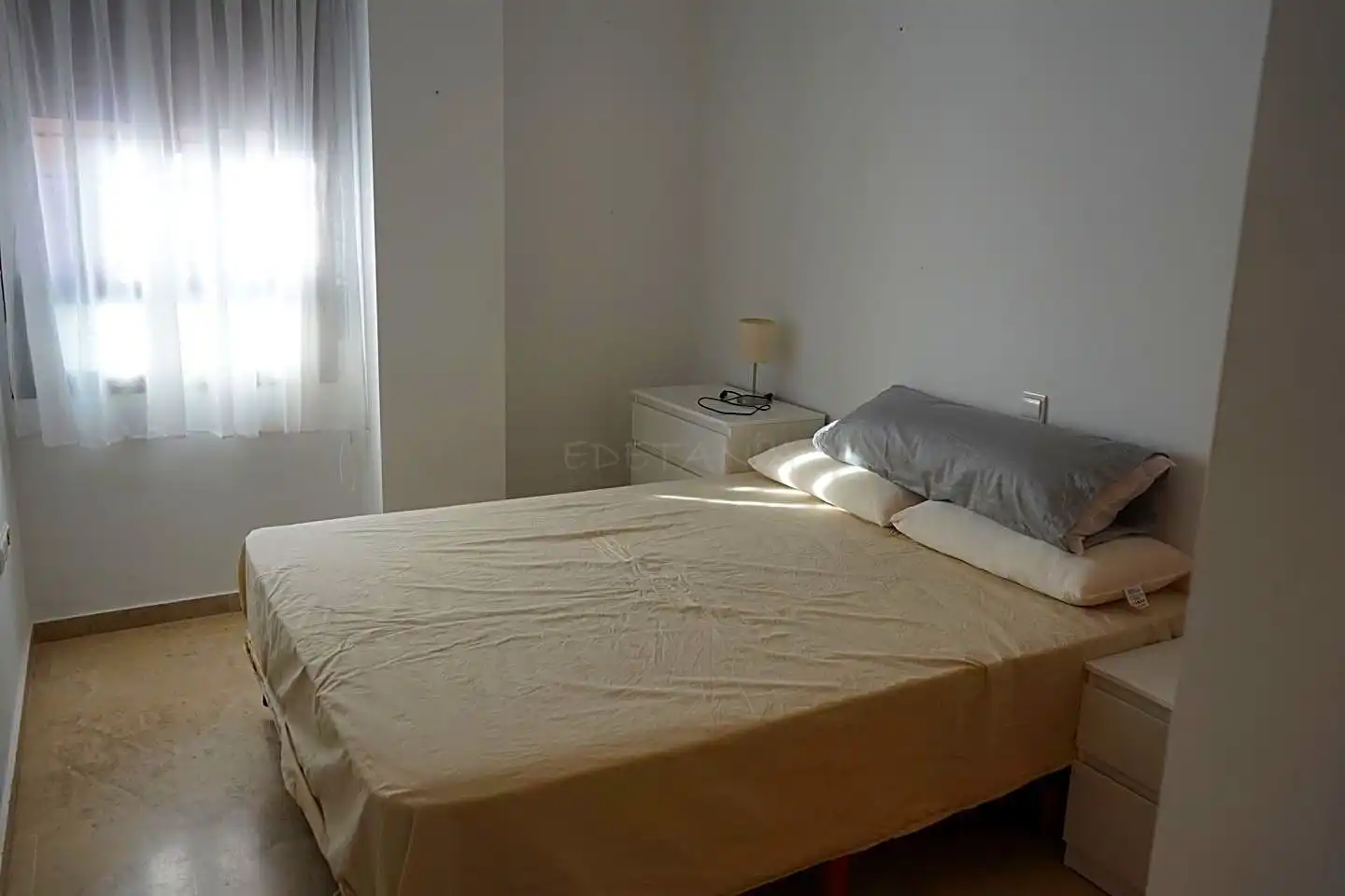 Schlafzimmer von Wohnung zur untervermieten in Alfara del Patriarca mit Klimaanlage, Heizung und Möbliert