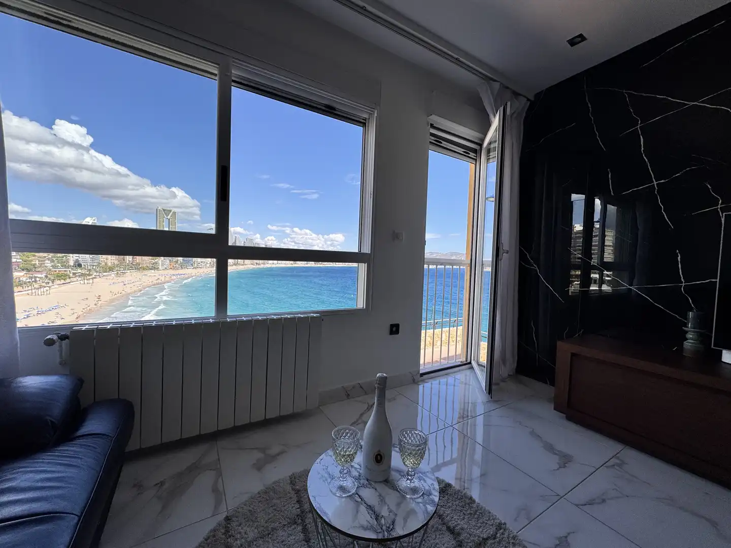 Terraced house with terrace for sale in Calle Luarca, imagen 4