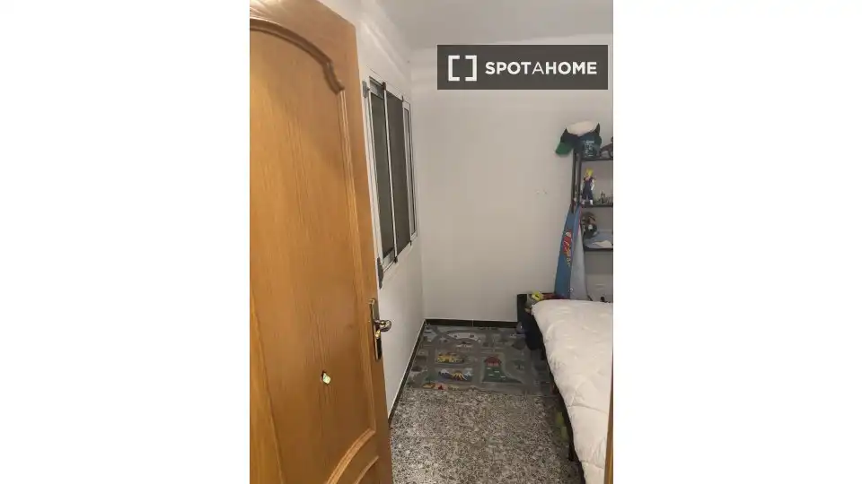 Habitación de Piso para compartir en Rubí con Aire acondicionado, Calefacción y Amueblado