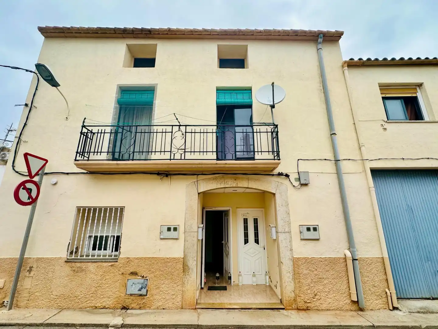 Vista exterior de Casa o chalet en venta en Santa Bàrbara con Trastero y Balcón