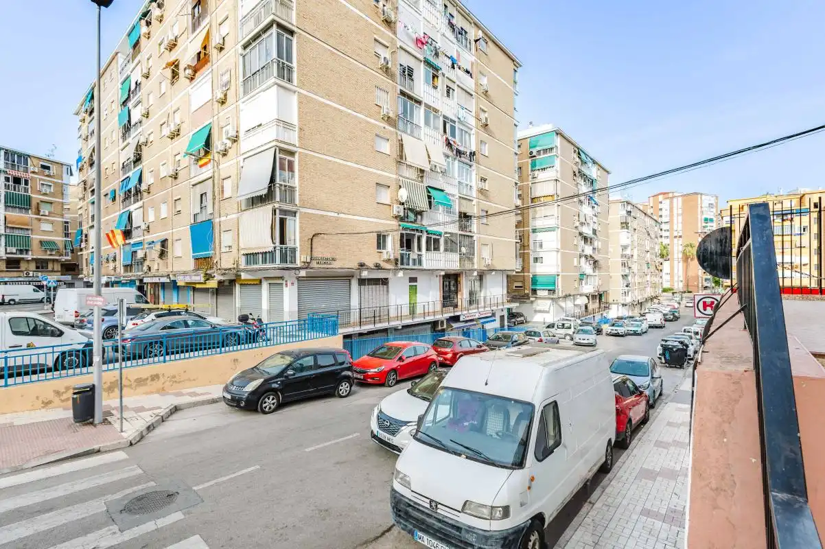 Vista exterior de Estudi en venda en Málaga amb Calefacció