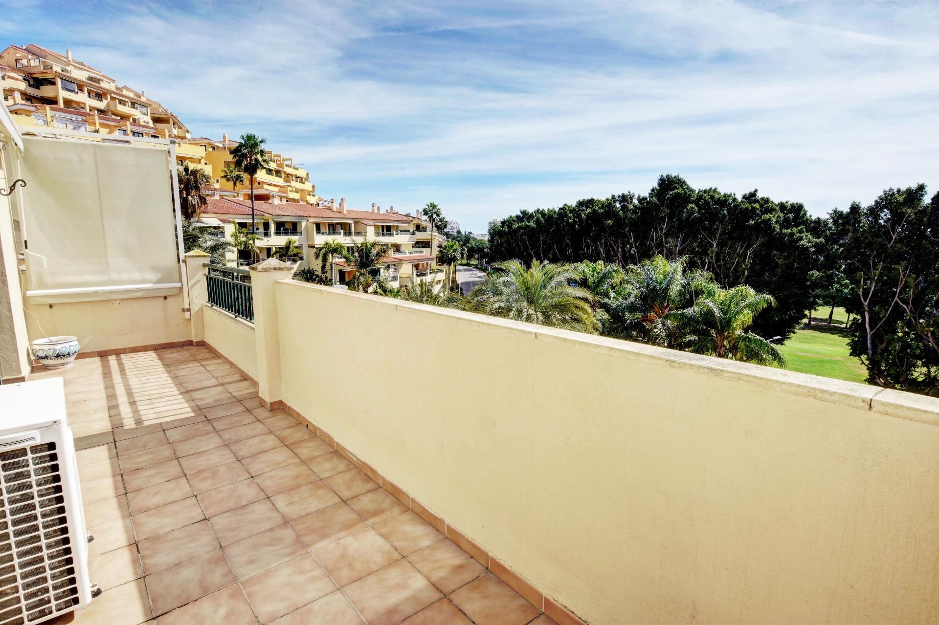 Terrace of Flat for sale in Benalmádena  with Air Conditioner, Heating and Private garden