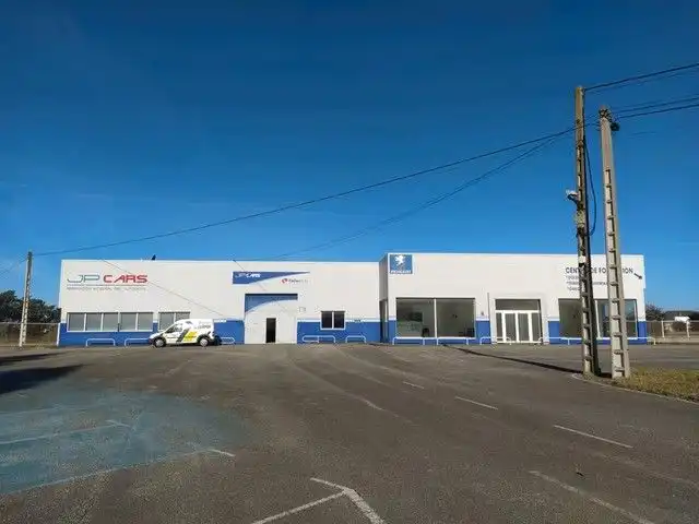 Vista exterior de Nave industrial en venta en Navia