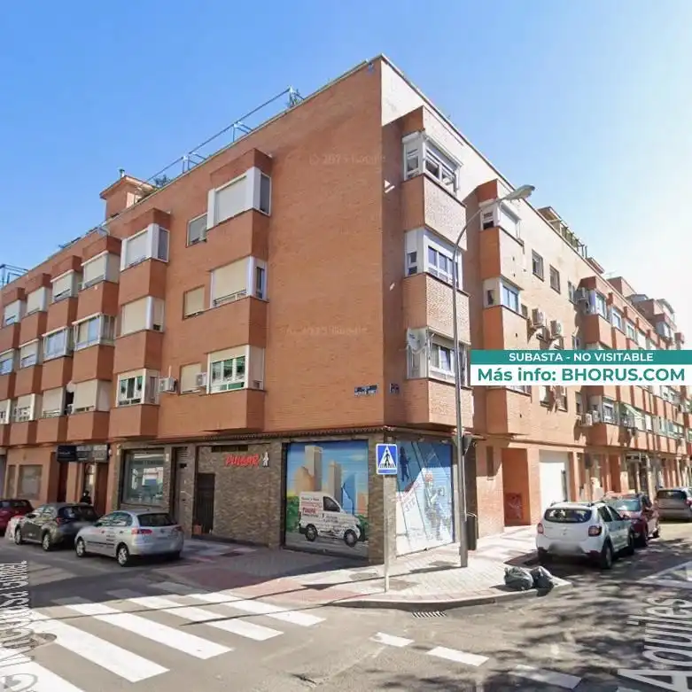 Vista exterior de Piso en venta en Madrid con Jardín privado