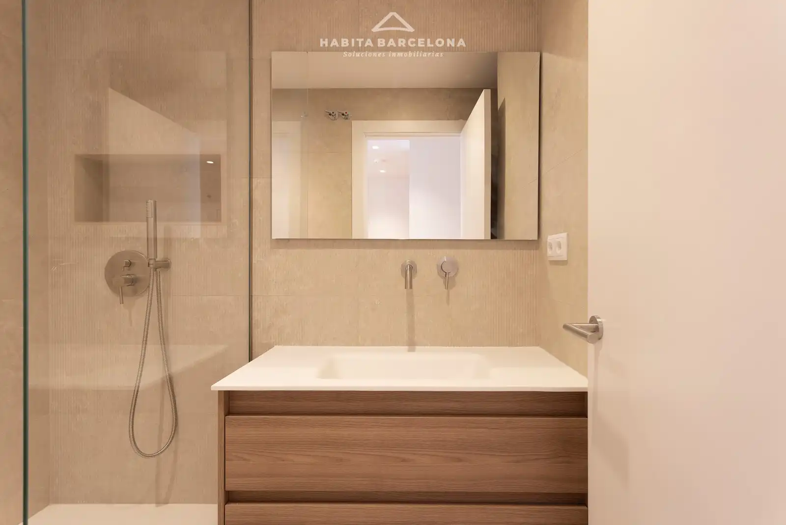 Baño de Piso en venta en Barcelona con Aire acondicionado, Calefacción y Parquet