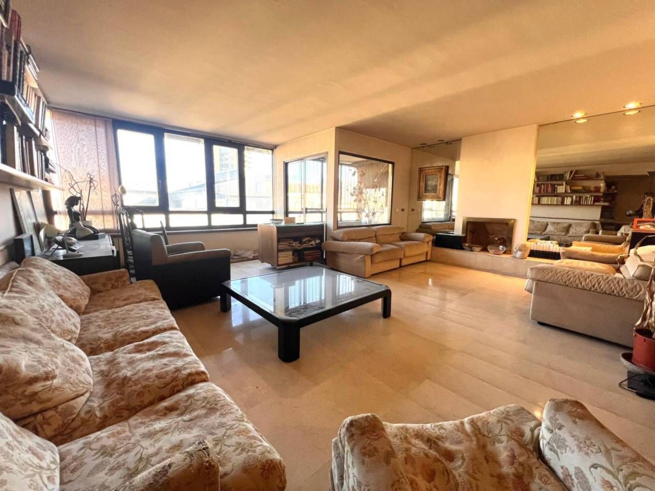 Sala d'estar de Pis en venda en Girona Capital amb Aire condicionat i Balcó