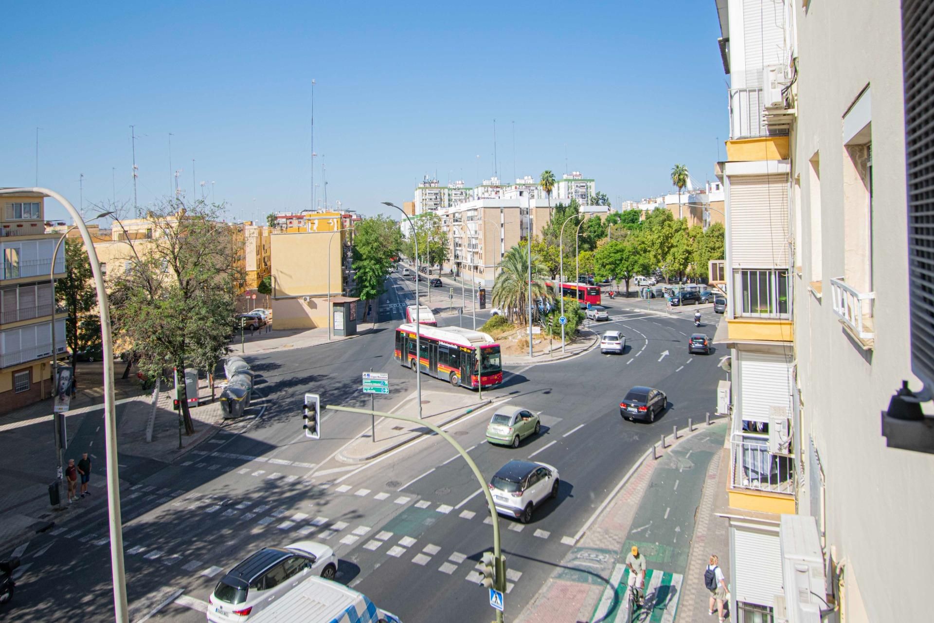 Vista exterior de Pis en venda en  Sevilla Capital amb Aire condicionat i Terrassa