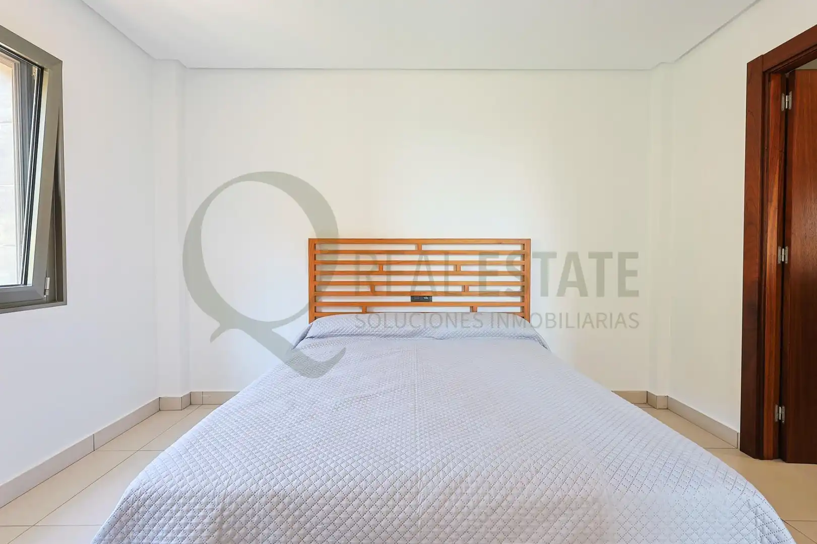 Dormitori de Casa o xalet en venda en Alicante / Alacant amb Aire condicionat, Calefacció i Jardí privat
