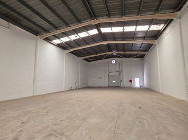Nau industrial de lloguer a Carrer Metal·lúrgia