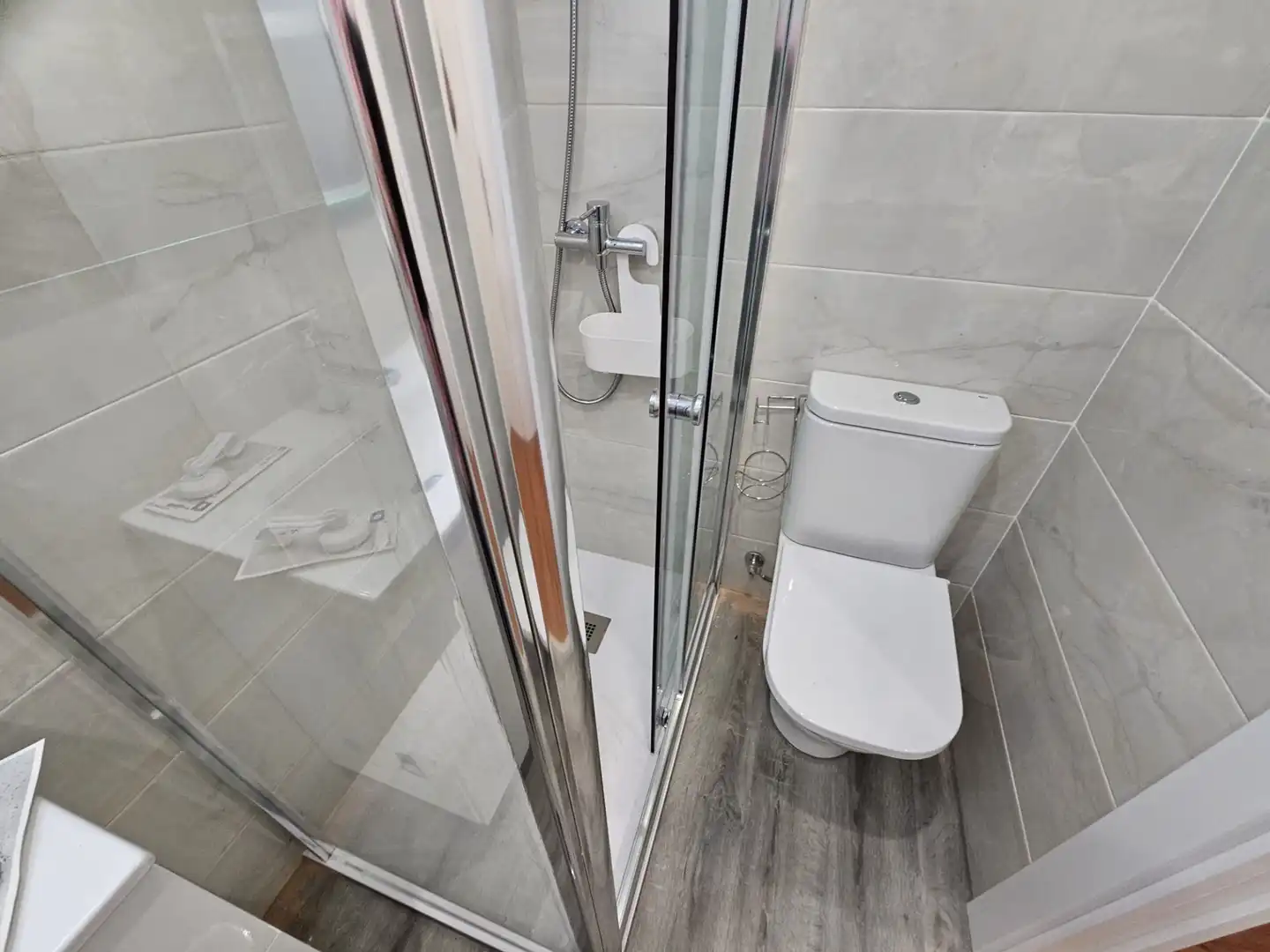 Baño de Local de alquiler en Guadalajara con Aire acondicionado y Calefacción