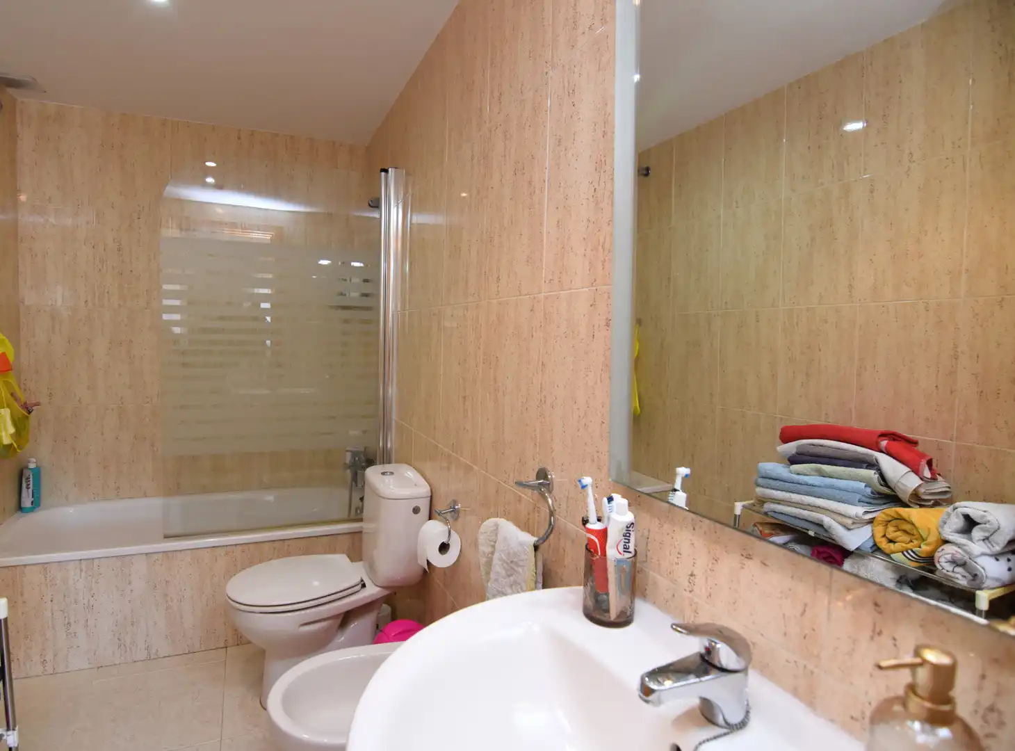 Baño de Casa adosada en venta en Calella con Aire acondicionado, Calefacción y Jardín privado