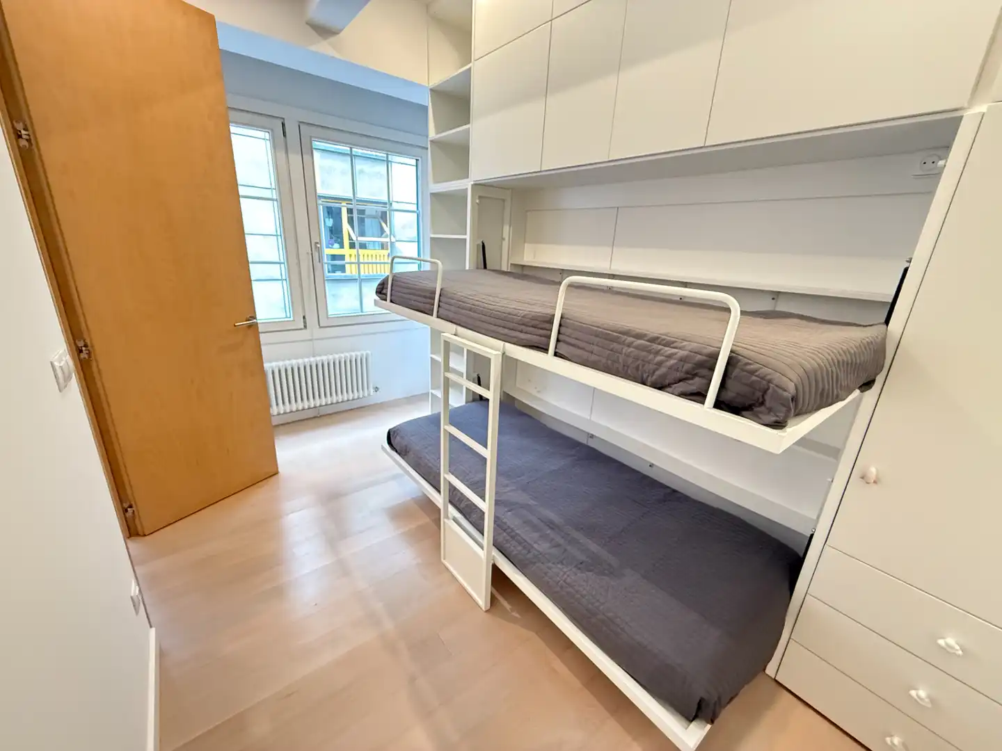 Habitación de Piso en venta en Bilbao  con Calefacción, Terraza y Amueblado
