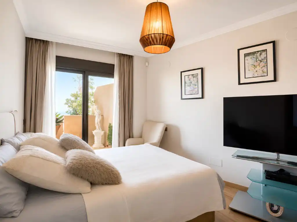 Bedroom of Flat for sale in Fuengirola  with Air Conditioner, Private garden and Terrace