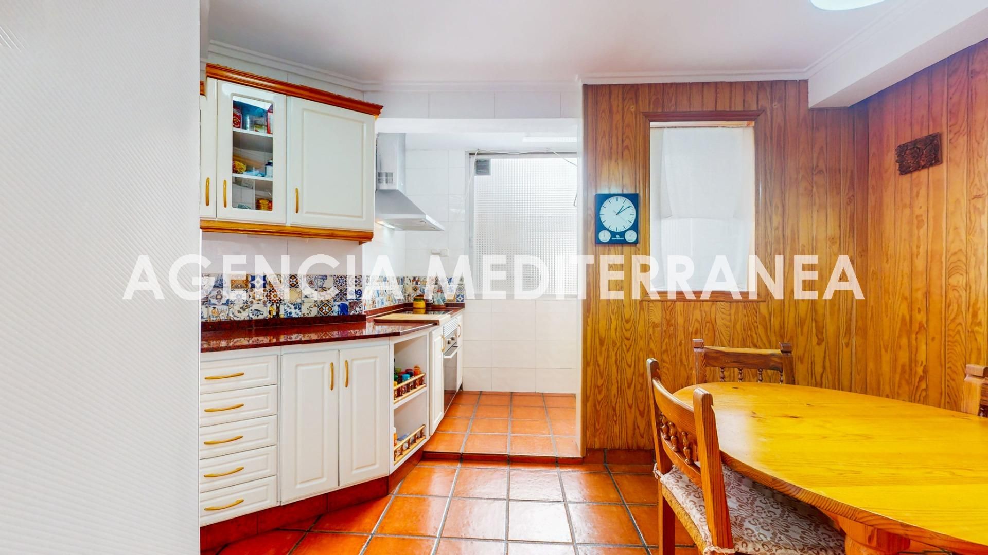 Kitchen of Flat for sale in  Valencia Capital  with Air Conditioner