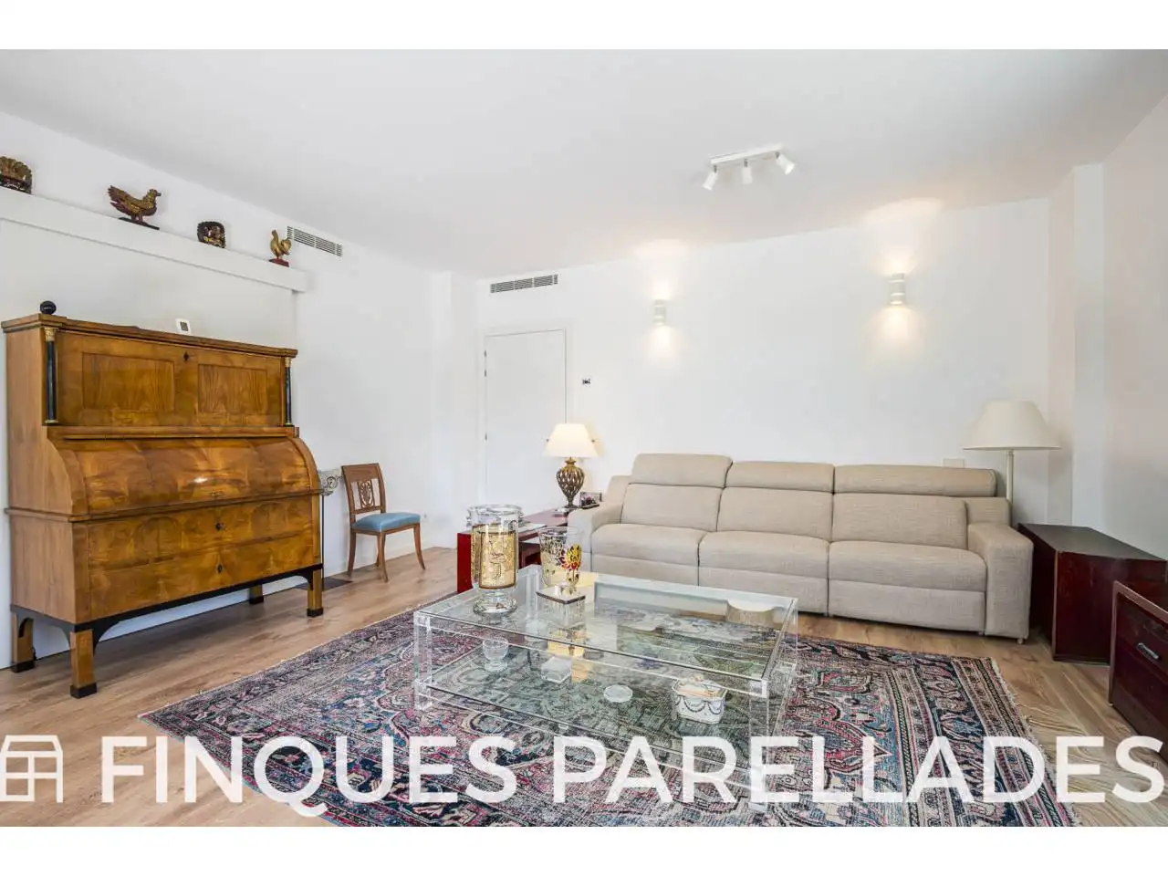 Sala de estar de Piso en venta en Sitges con Aire acondicionado, Calefacción y Jardín privado