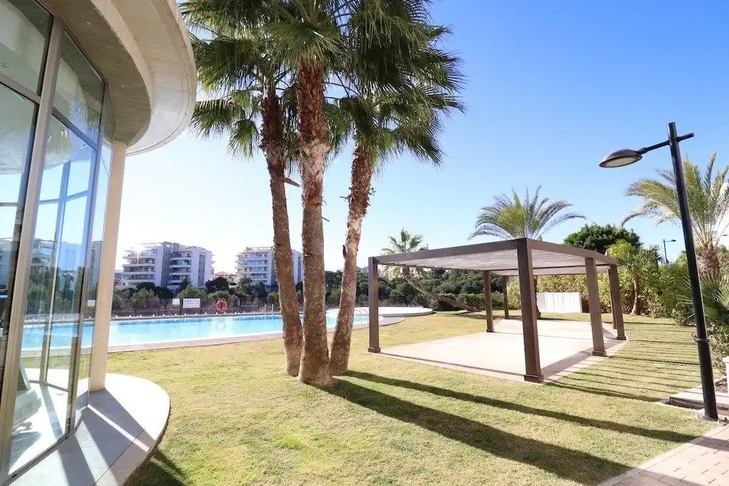 Apartamento con piscina en venta en Orihuela Costa, imagen 21