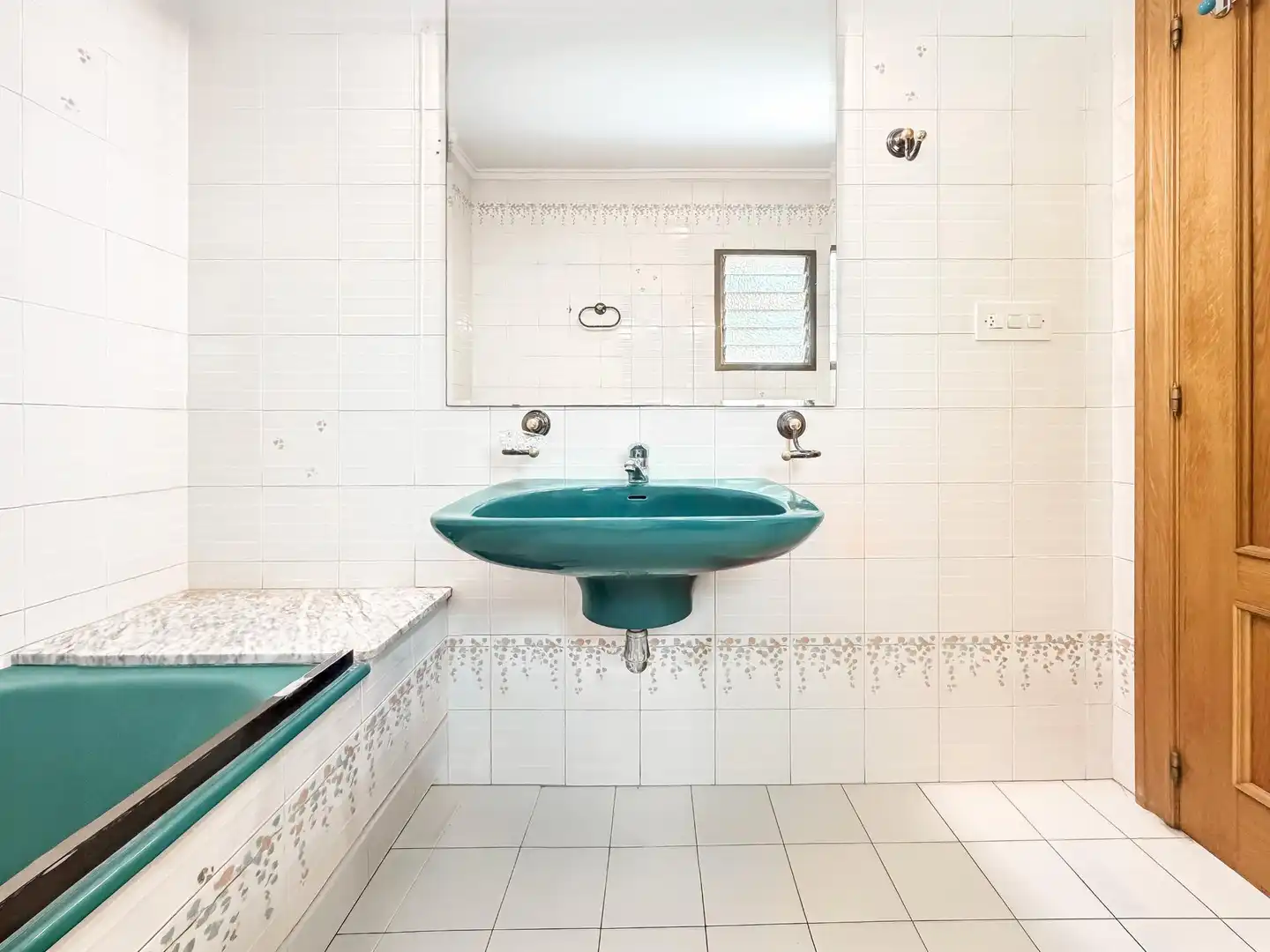 Bany de Casa o xalet en venda en L'Eliana amb Aire condicionat, Jardí privat i Terrassa