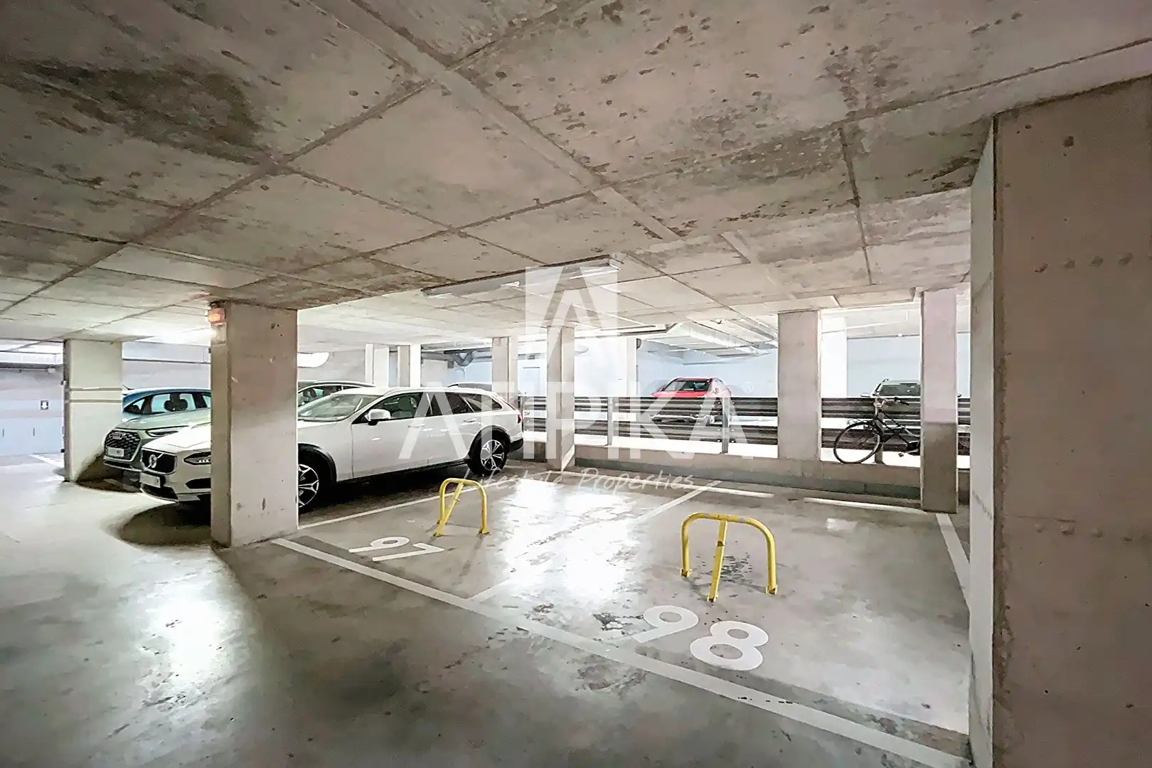 Parking de Piso en venta en Barcelona con Aire acondicionado, Parquet y Trastero