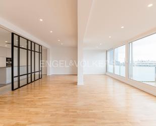 Living room of Attic to rent in  Barcelona Capital  with Air Conditioner, Heating and Parquet flooring