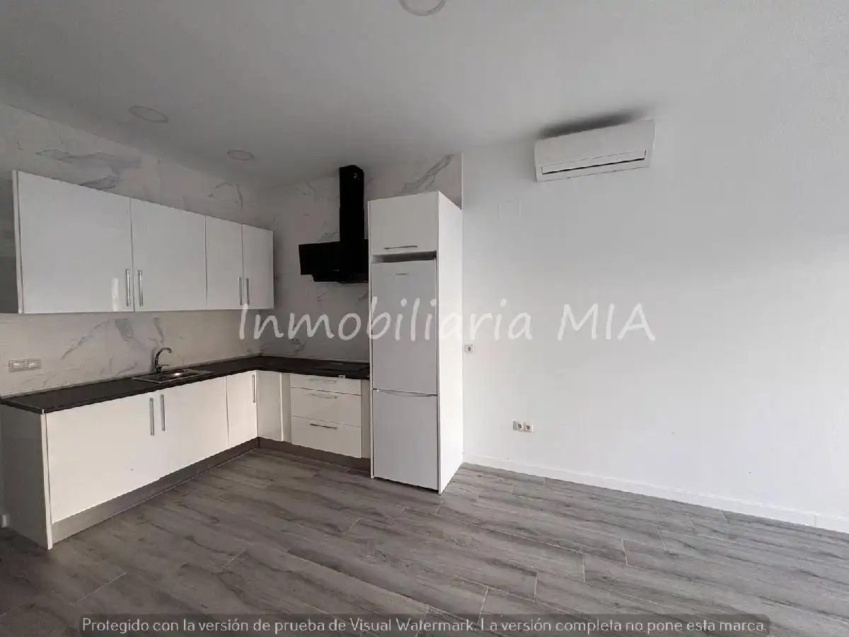 Mini appartamento con piscina in vendita a La Carihuela - Los Nidos