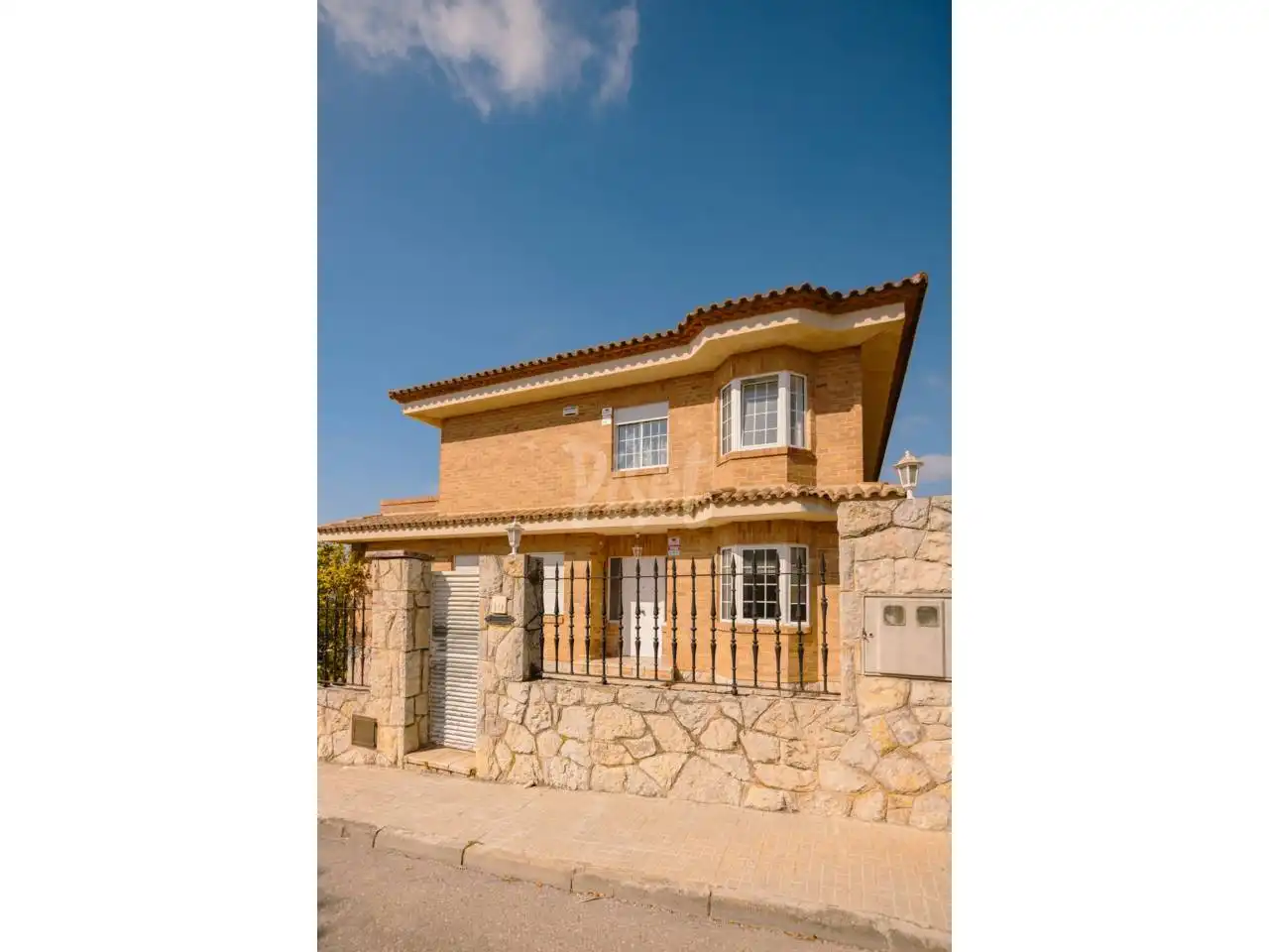Vista exterior de Casa o xalet en venda en La Secuita amb Calefacció, Jardí privat i Terrassa