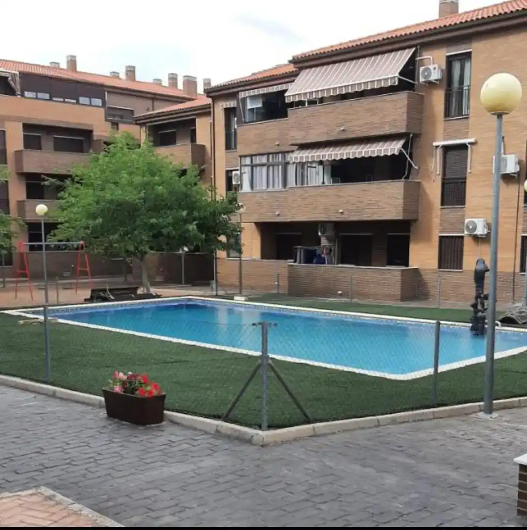 Piscina de Pis en venda en Calzada de Calatrava, Ciudad Real