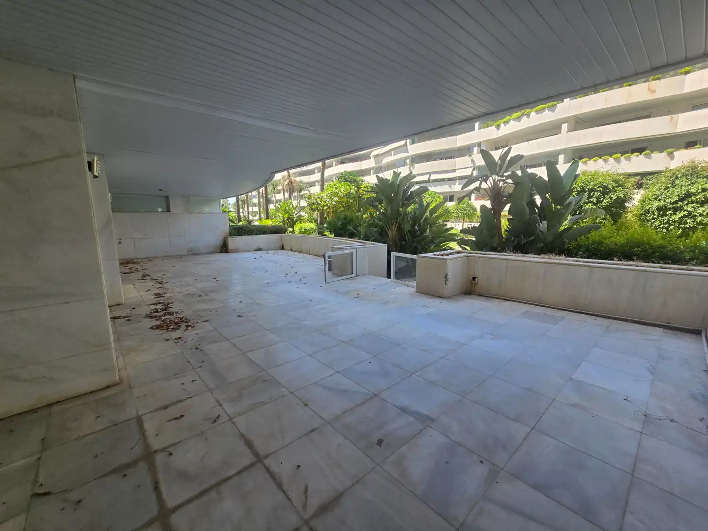Terrassa de Apartament en venda en Marbella amb Aire condicionat, Calefacció i Jardí privat