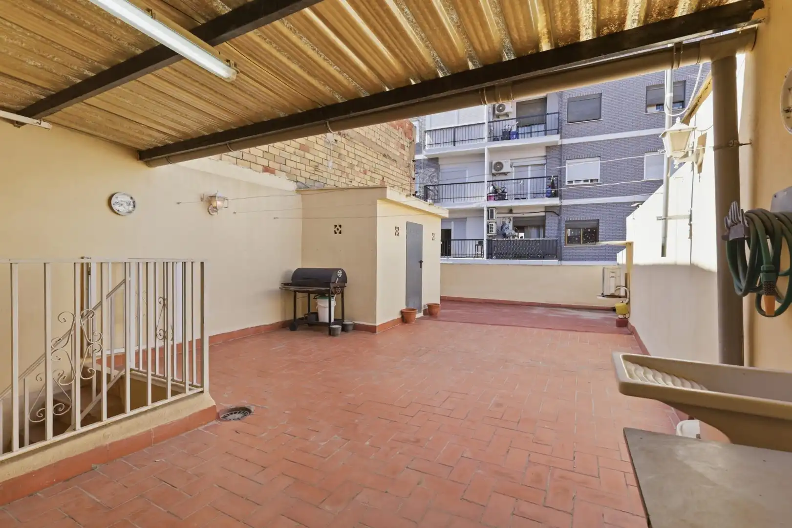 Terrassa de Casa adosada en venda en Torrent