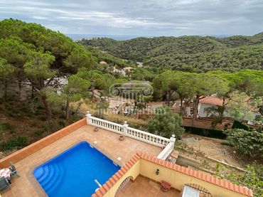 Casa con piscina in vendita a Serra Brava
