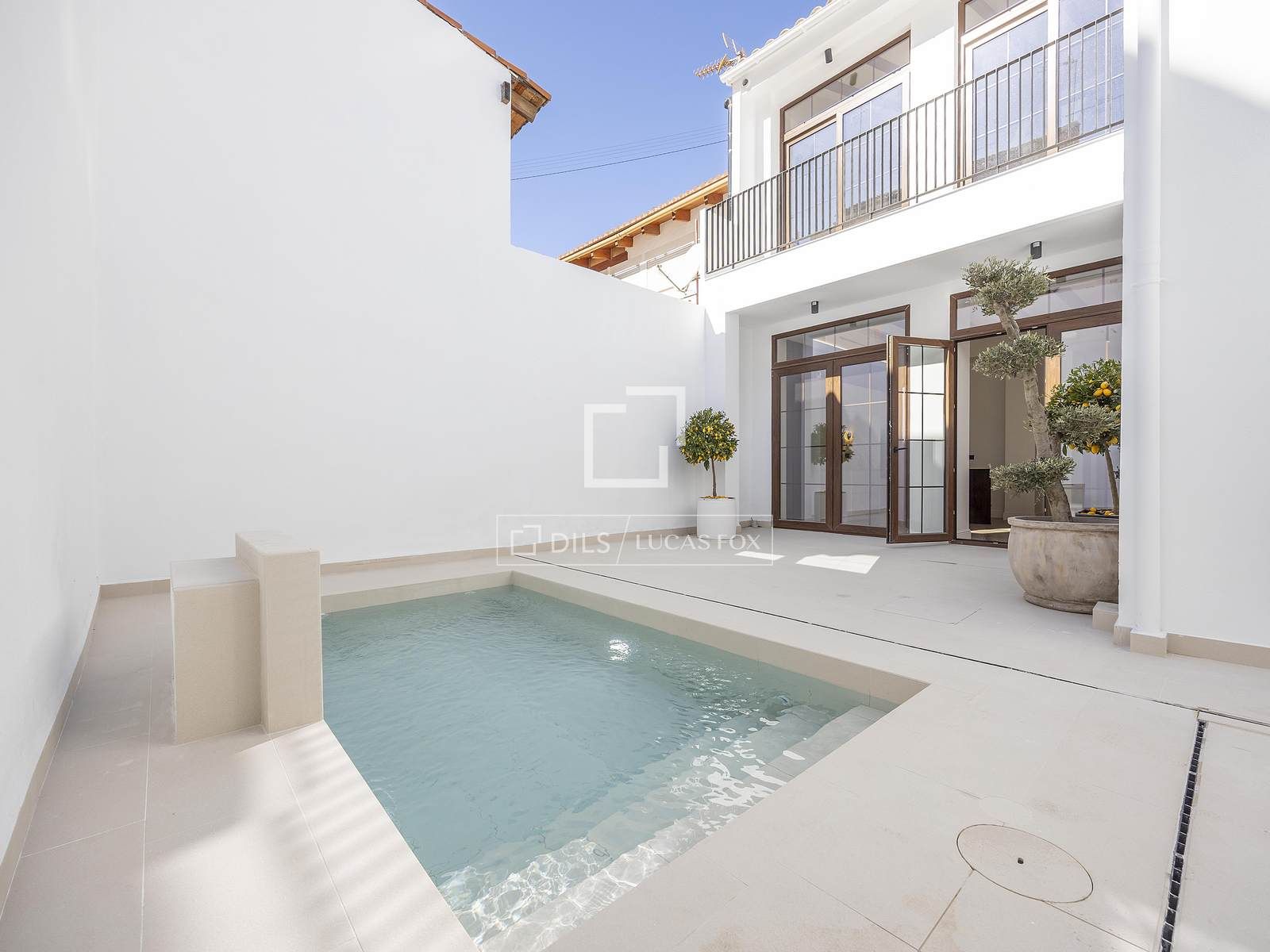 Swimming pool of Houses for sale in  Valencia Capital  with Air Conditioner, Heating and Terrace