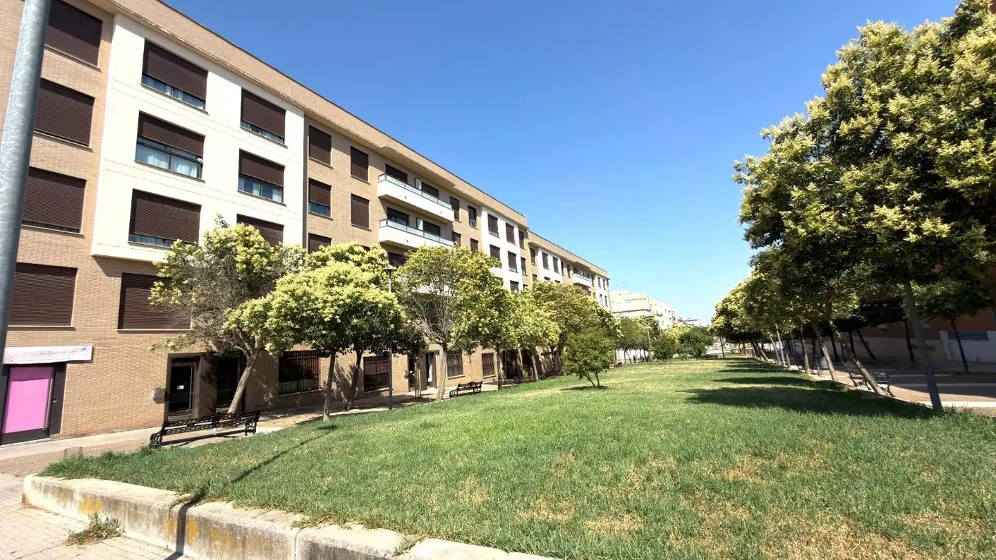 Vista exterior de Pis en venda en Badajoz amb Aire condicionat