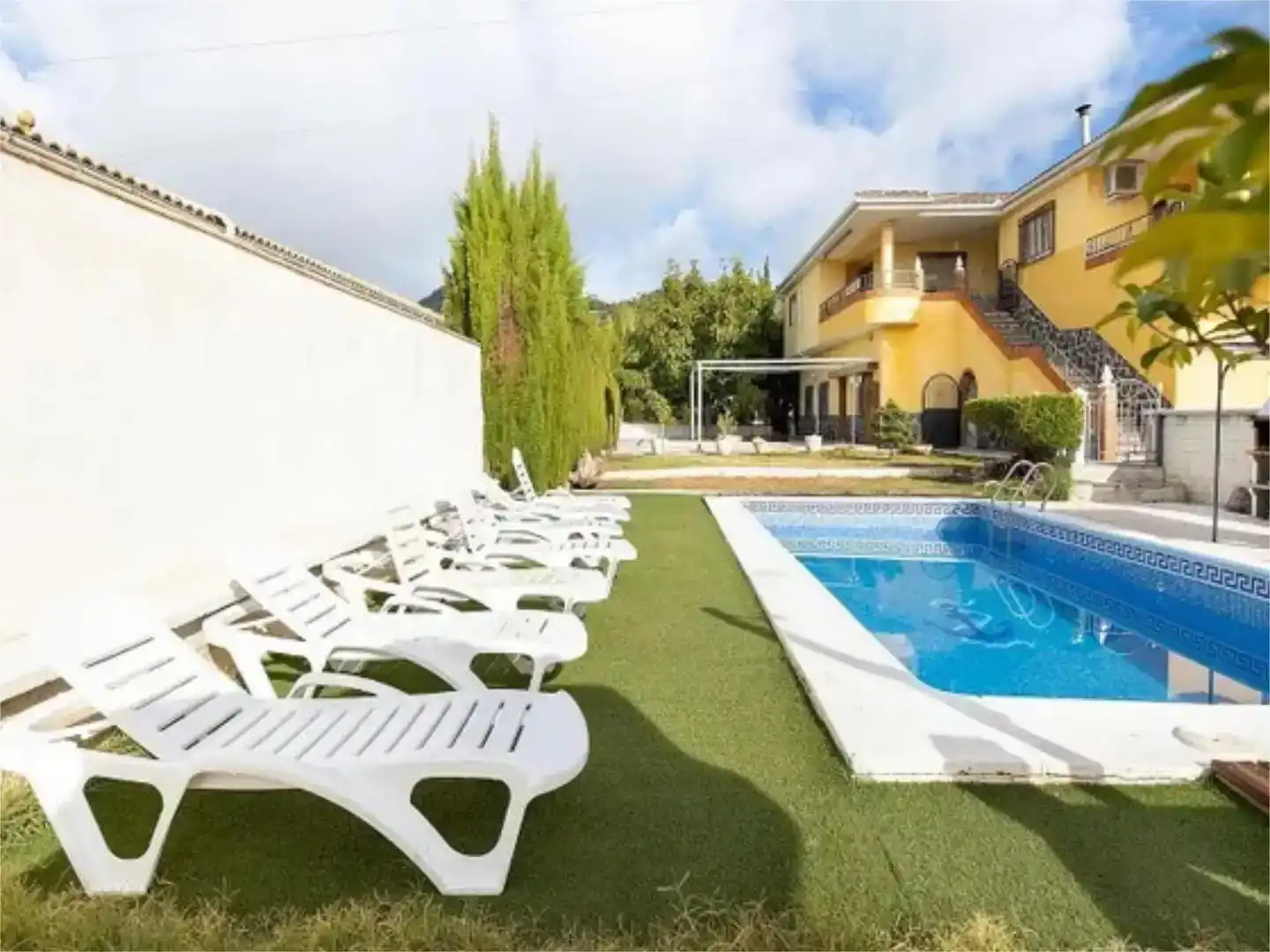 Piscina de Casa o xalet en venda en Huétor de Santillán amb Aire condicionat, Piscina i Balcó