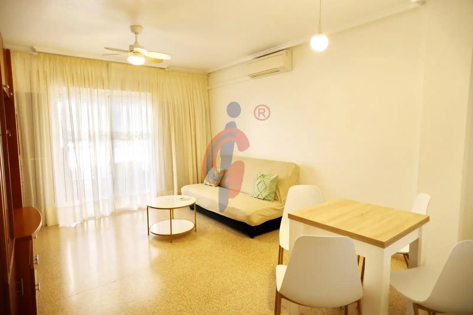 Sala de estar de Piso de alquiler en Guardamar del Segura con Aire acondicionado, Terraza y Amueblado