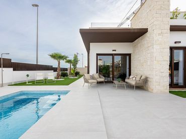 Xalet amb piscina en venda a Calle Melón