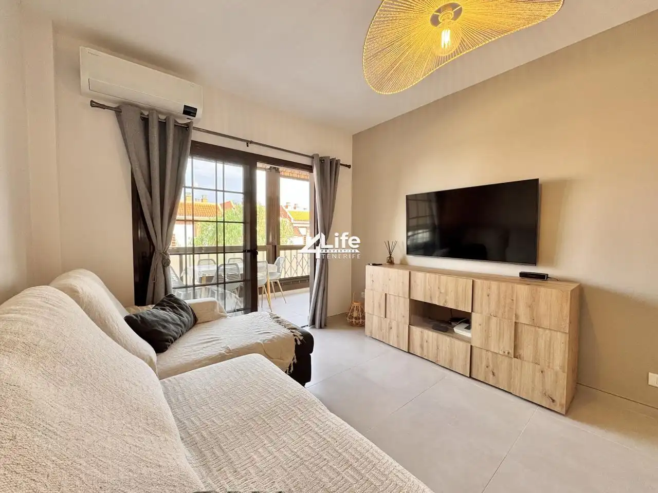 Apartment with pool for sale in Calle Odisea, imagen 4