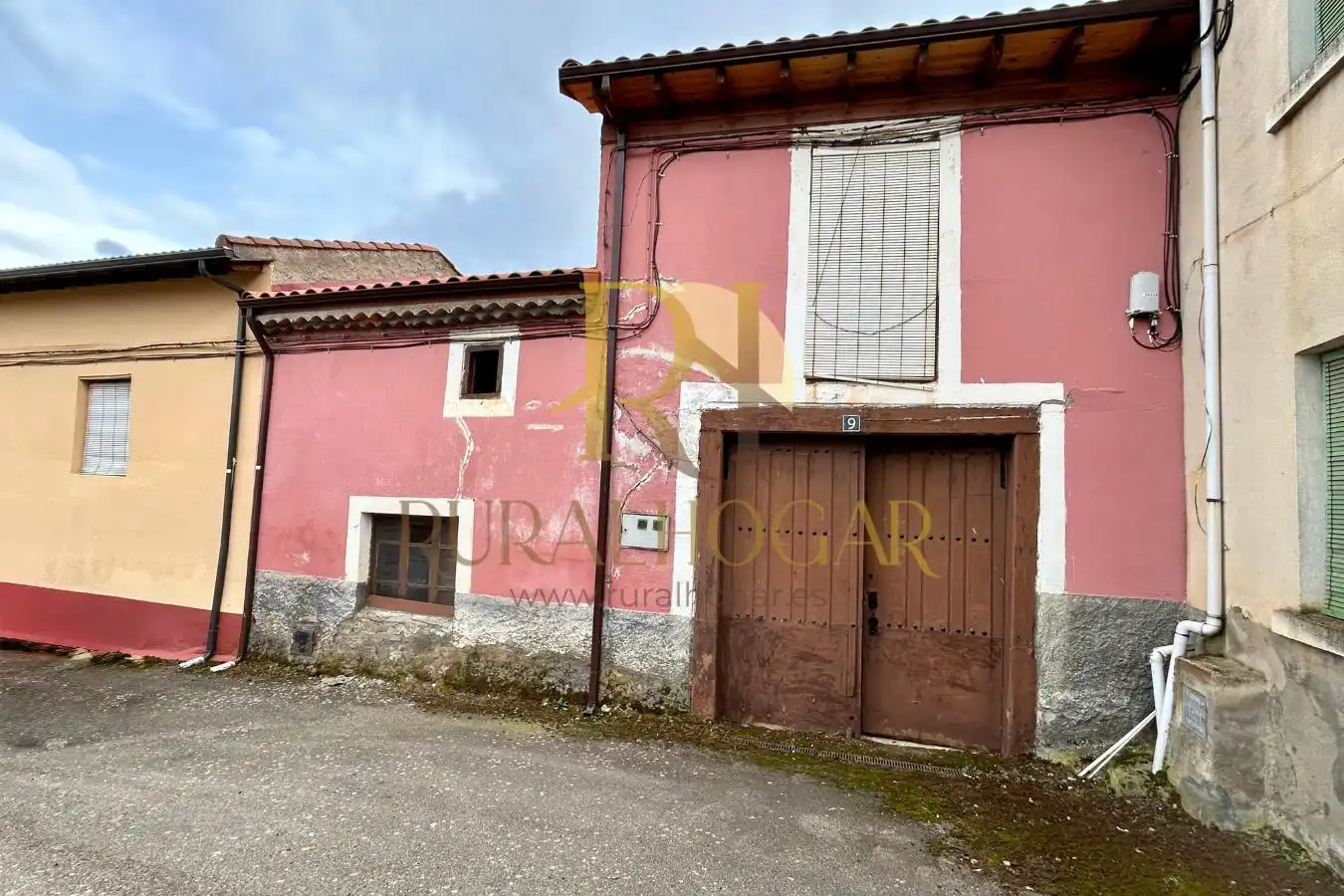 Vista exterior de Casa adosada en venta en Llamas de la Ribera con Terraza