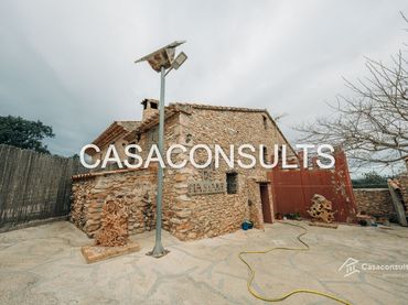 Maison rustique avec balcon à vendre à Useras /  Les Useres