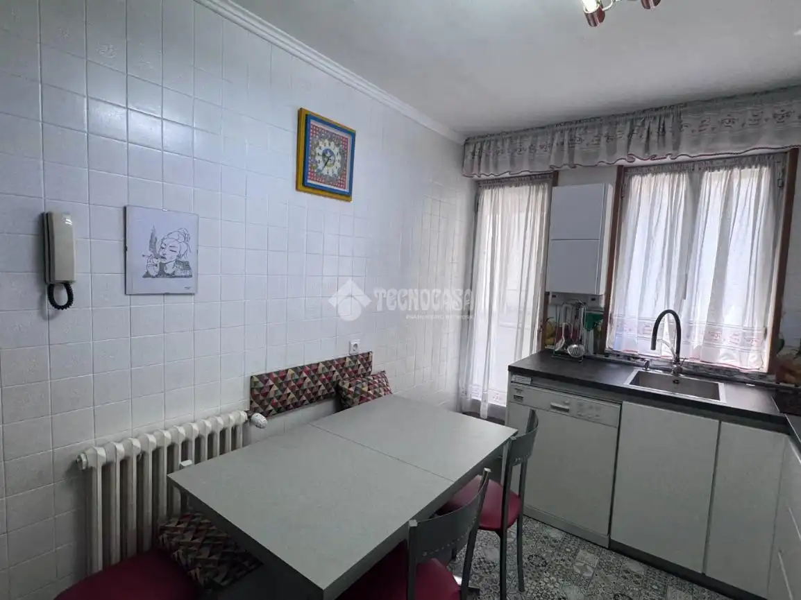 Cocina de Piso en venta en León Capital  con Calefacción y Parquet