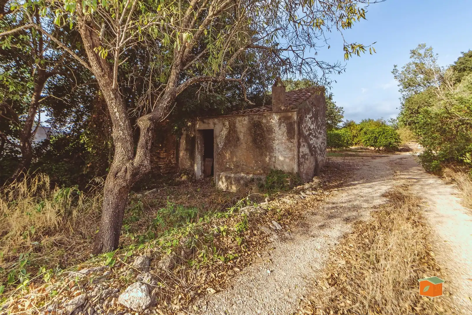 Rustikales Grundstück zum Verkauf in Santa Bàrbara
