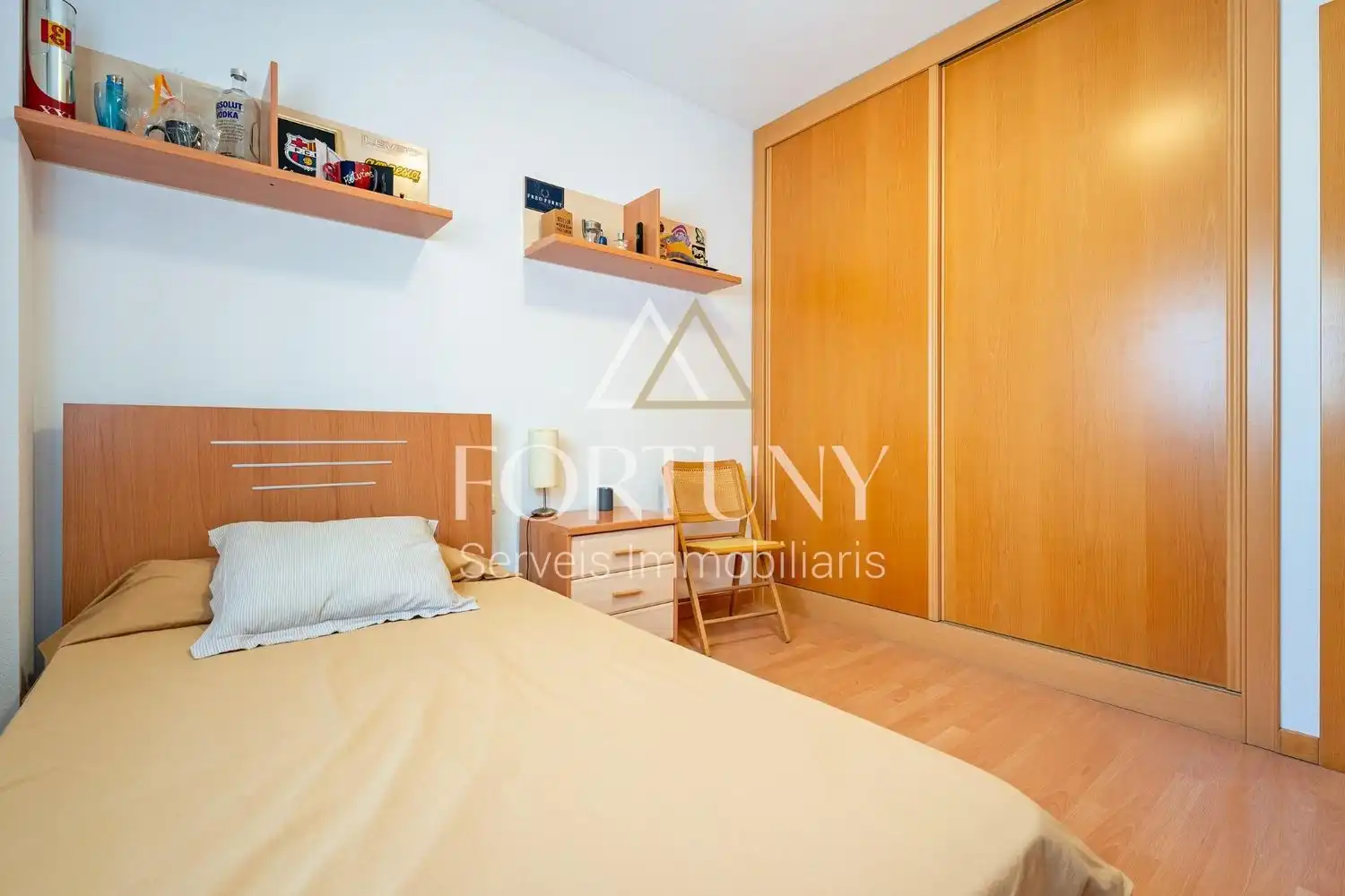 Schlafzimmer von Dachboden zum Verkauf in Reus mit Klimaanlage, Schwimmbad und Balkon