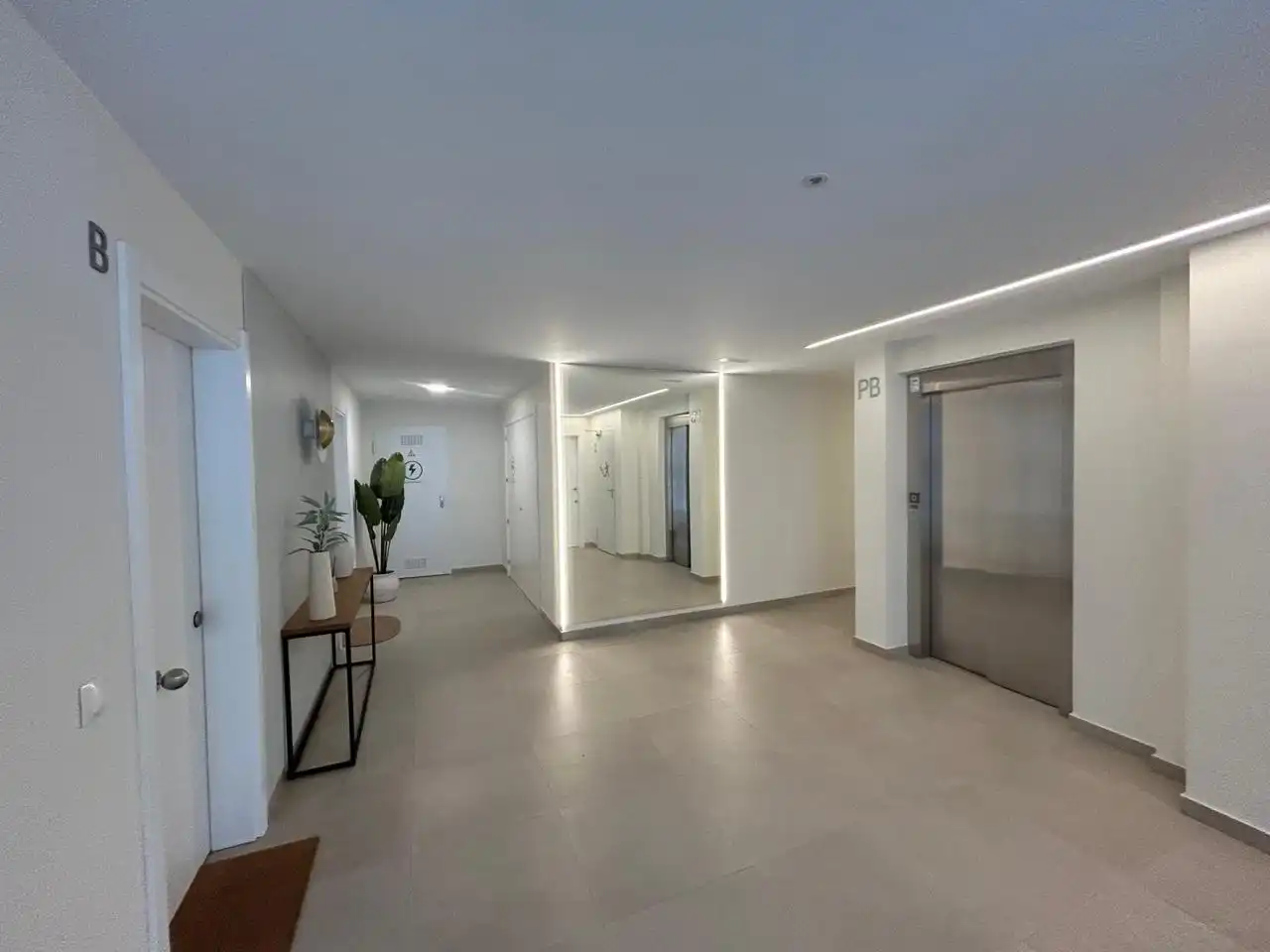 Appartement avec ascenseur à louer à Entrenúcleos, imagen 17